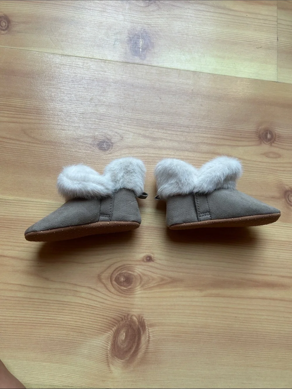 Old Navy Kids Taupe Faux-Fur Cuff Slip-On Slippers